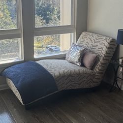 Chaise Chair