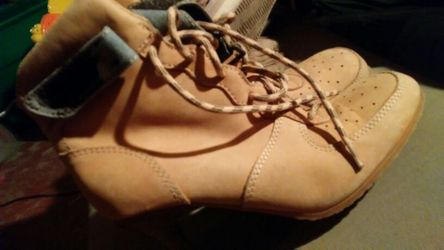 Womens leather heels size 7