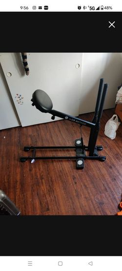 Excercise squat machine