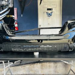 Honda Pilot 2023-2025 Front Bumper Oem