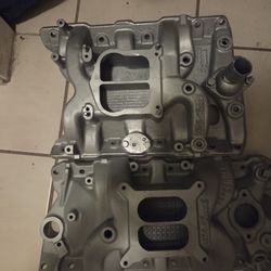 2 High Performance Eldebrock Intake Manifold 