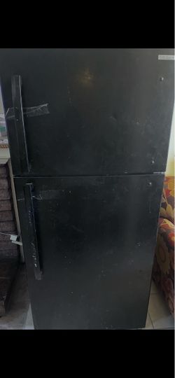 Insignia refrigerator