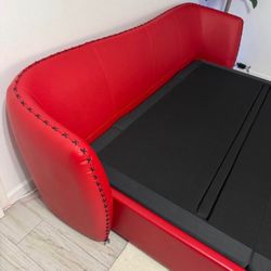 VITALI MICROFIBER LEATHER BED - RED KING