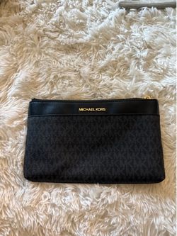 Michael Kors bag (wallet)