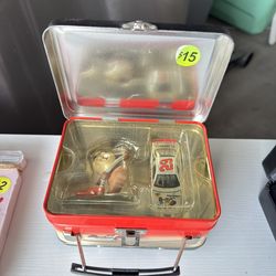 NASCAR / Looney Tunes Collectible Tin