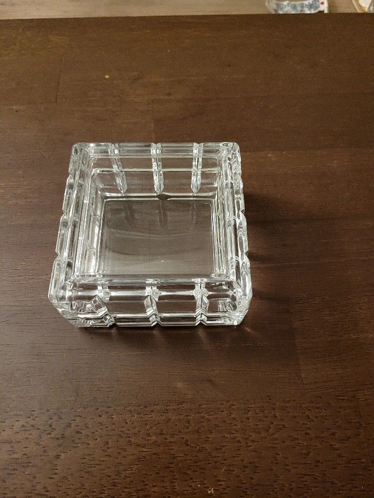 Avon Cryatal Keep Sakes Box