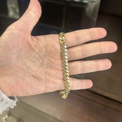 Bracelet Yellow Gold 14k. Cuban Link 