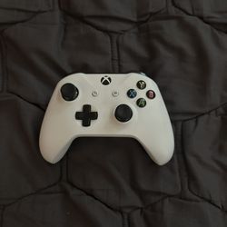 XBOX ONE CONTROLLER 