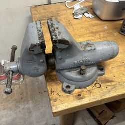  Table Vise