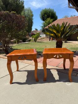 💥Come Get Them!!💥BEAUTIFUL!! Vintage Matching Wood End Tables (Read Description)