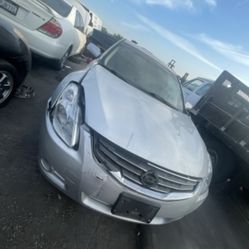 Parting Out 2012 Nissan Altima Part