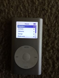 iPod - LIKE NEW