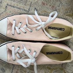Womens Converse Size 8