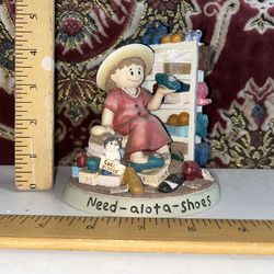 Zingle Berry Need-Alota-Shoes Ceramic  1018 Holly Berry Pavilion Gift Co 1999