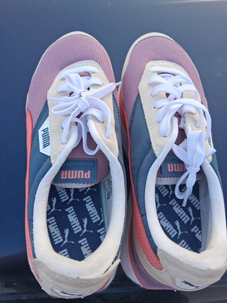 Women's Puma Shoes