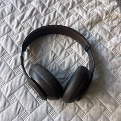 Beats Studio Pro (Brown)