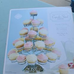 Godinger Revolving 5 Tier Cupcake Stand holds 35 cc