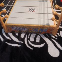 WWE Toyset - Summerslam Ring w/ Spring Loaded Mat