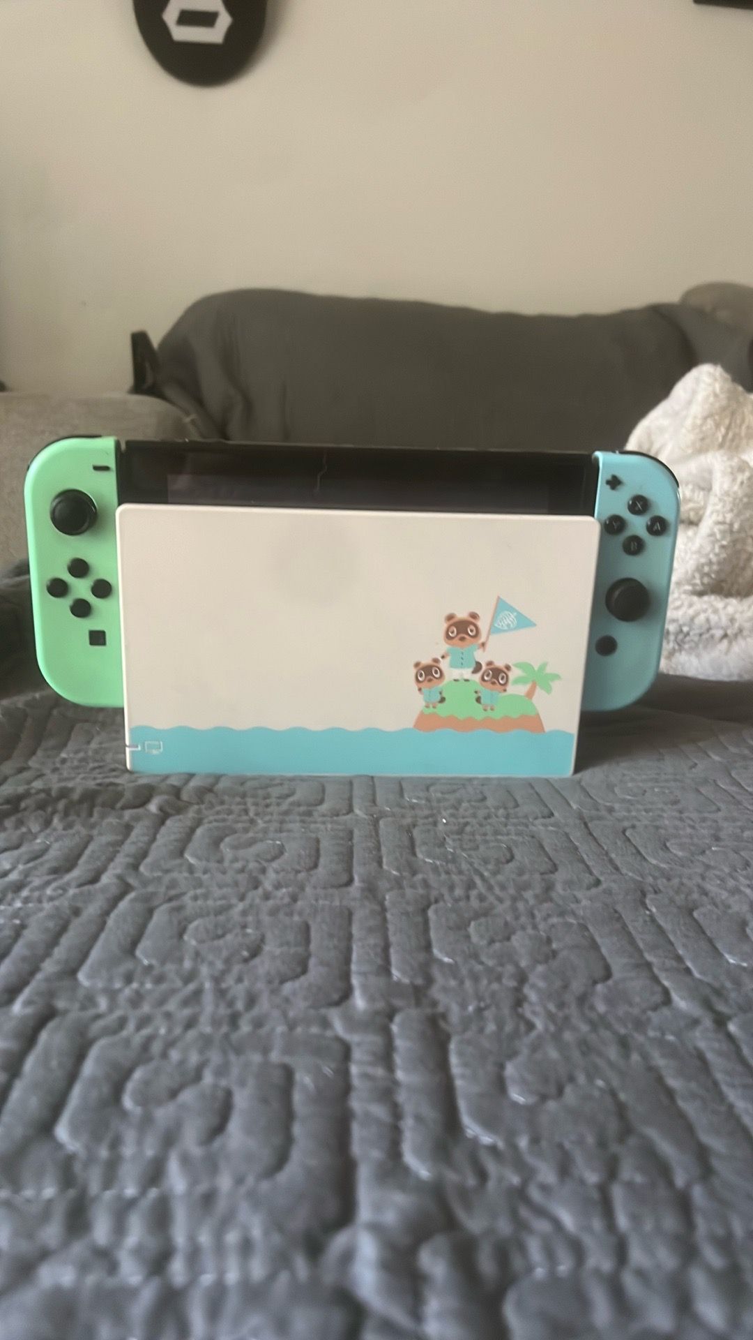 Animal crossing switch, with Mario party superstars and a 256gb sd card with a lot of games inside pre downloaded ( no charger)