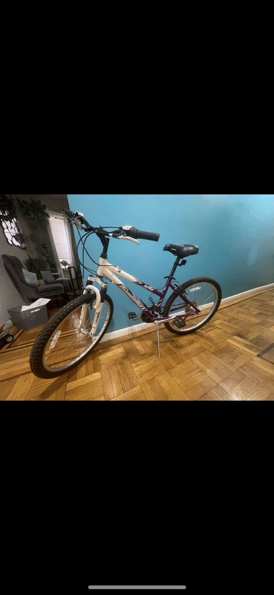 Diamonback Bike In Great Condition!! 