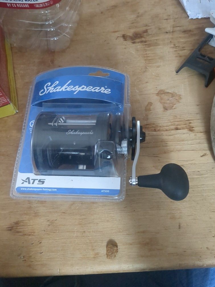 Shakespeare ATS30 Baitcasting Fishing Reel New Nib