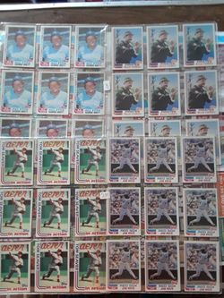 1982 Topps baseball cards.