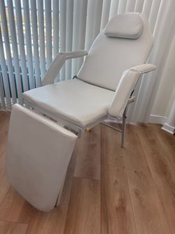 Portable Cosmetology Chair