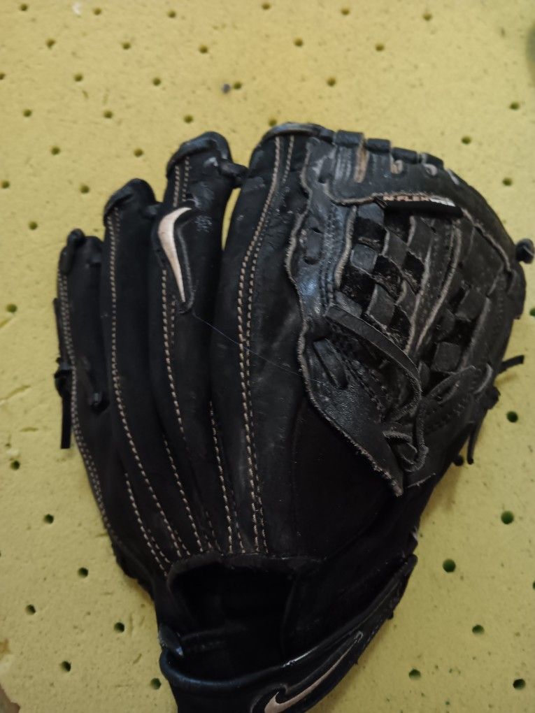 Nike Baseball ⚾️ Glove