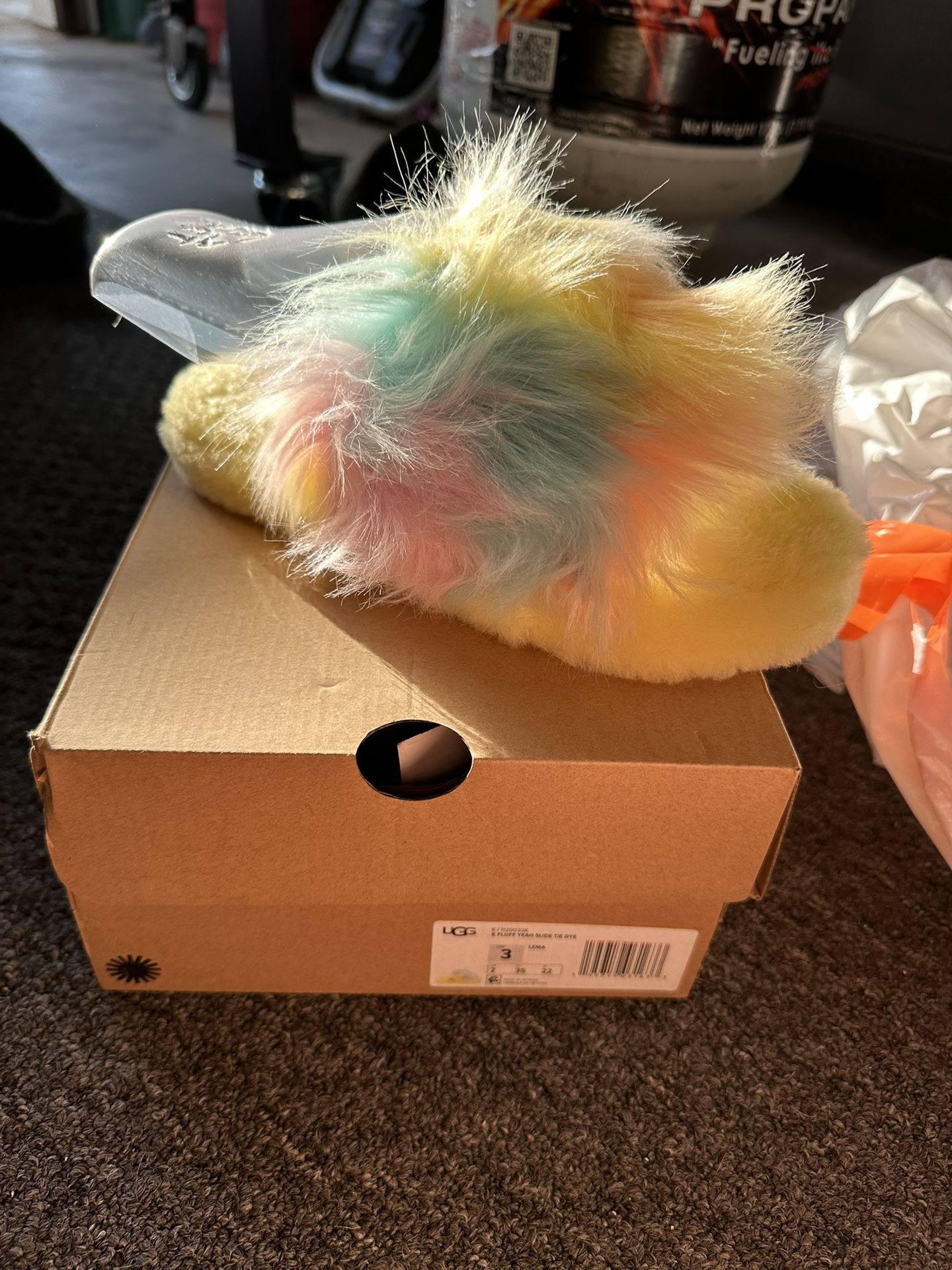 Ugg K FLUFF YEAH SLIDE TIE DYE Size 3 Slippers