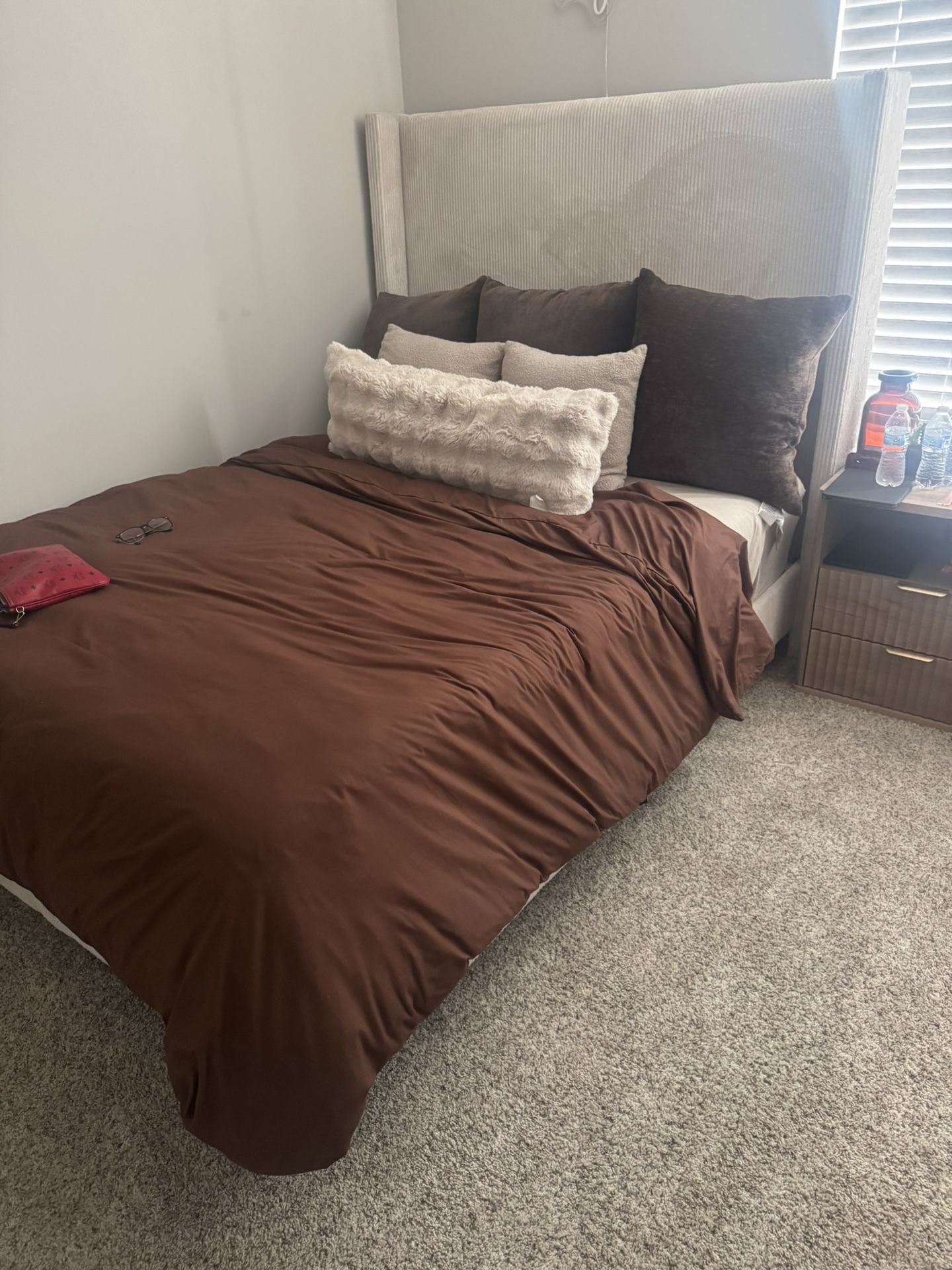 Queen size bed for sale 