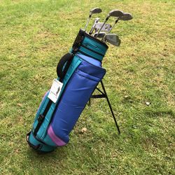 HOLIDAY GOLF CLUBS FULL SET