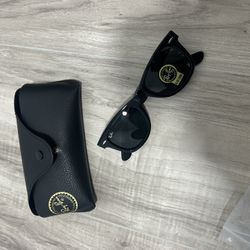 Black Raybans 