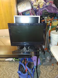 Insignia TV With Built In Dvd Player