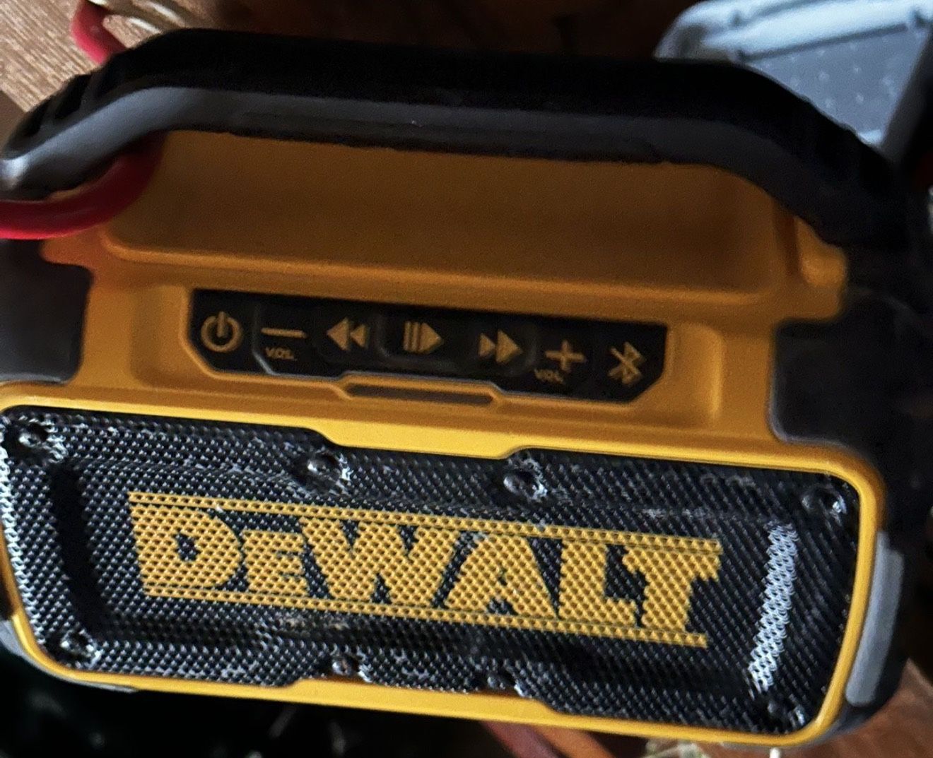 Dewalt bluetooth speaker 