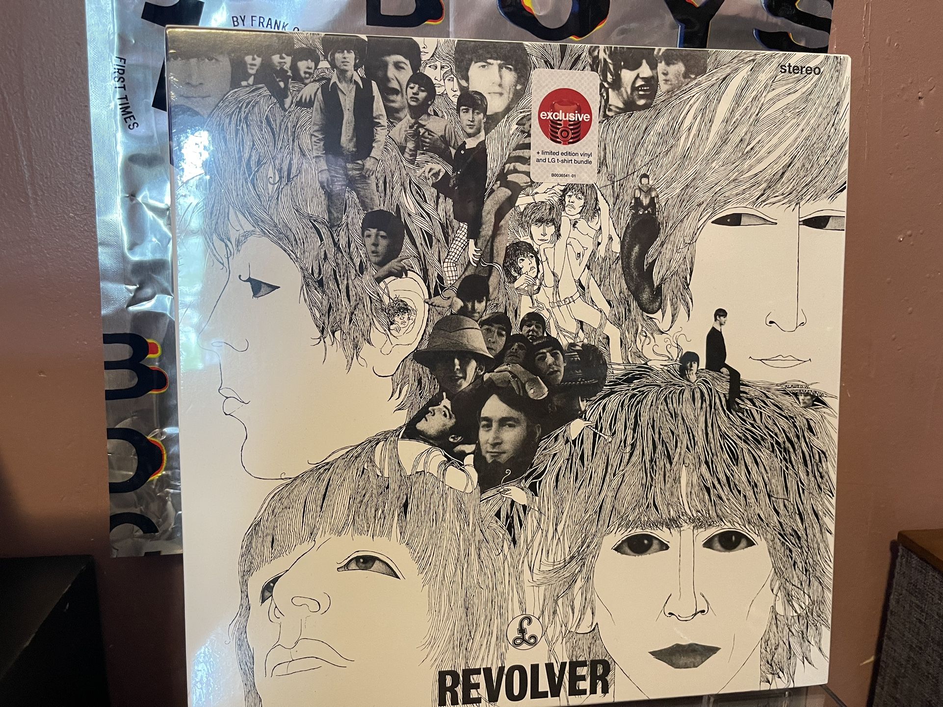 The Beatles - Revolver Target Tee Box Bundle (Sealed)