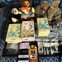 Robert Raikes Wooden Face And Paws Teddy Bears Plus Members Book