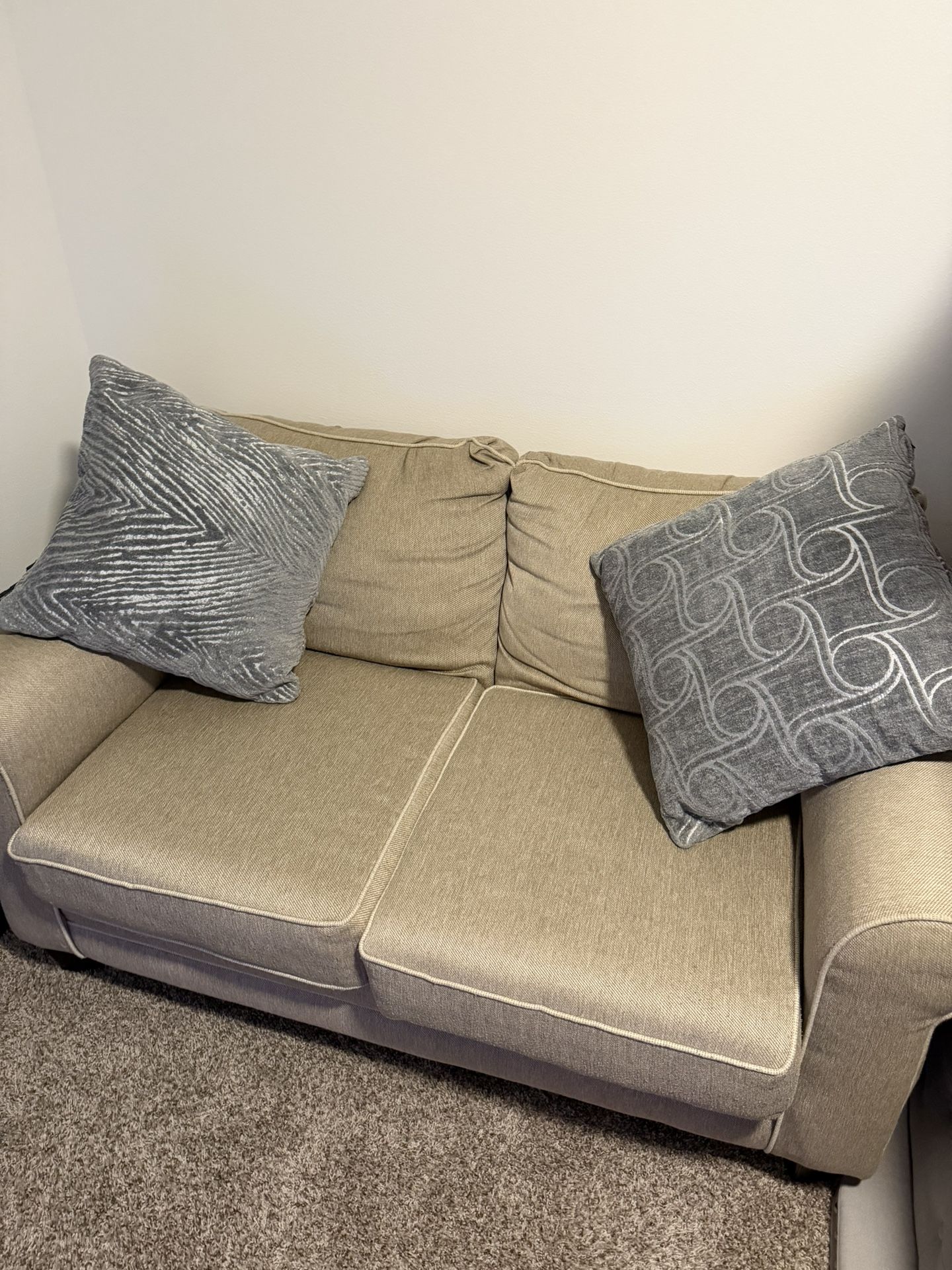 Sofa & Couch