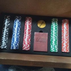 Bran New Poker Kit 100th
