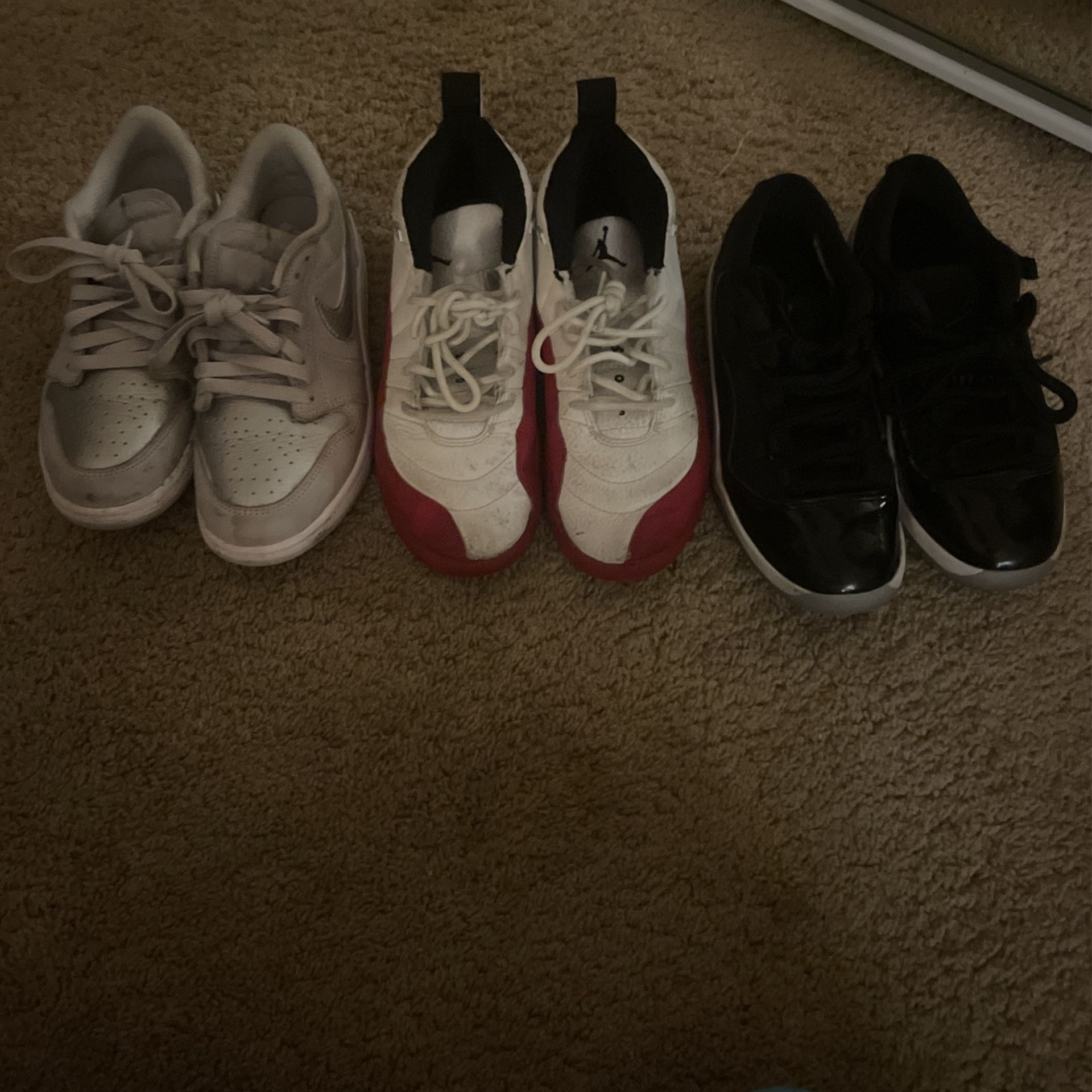 3 sized 2.5 and 3 in kids jordans