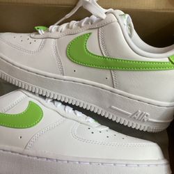 NIKE AIR FORCE 1s