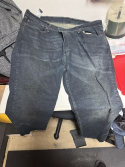 Men’s Blue Levi’s 559 - 42 W x 30 L
