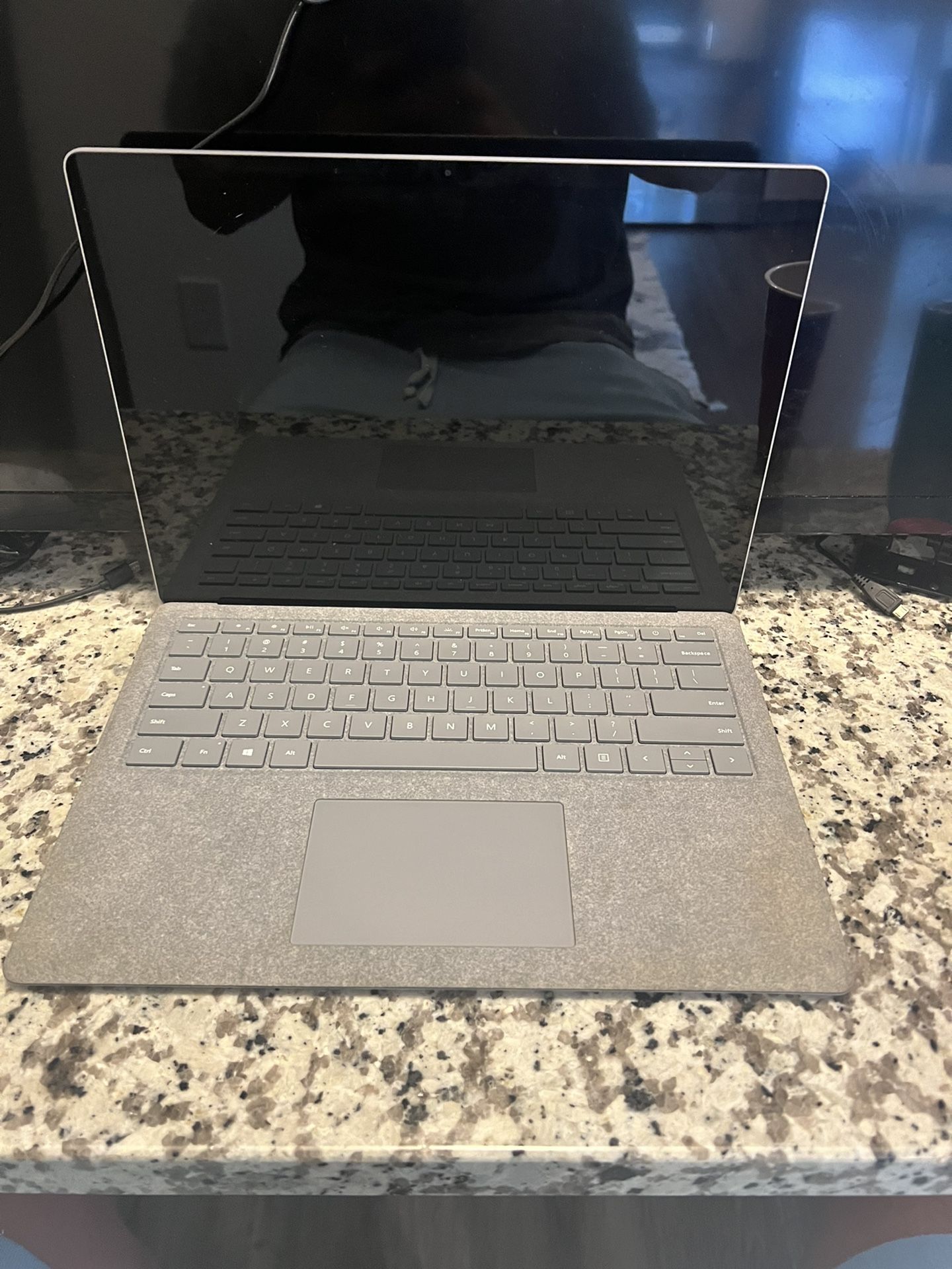 Microsoft Surface 1769 i7-7660U 16GB 512GB Laptop 2017