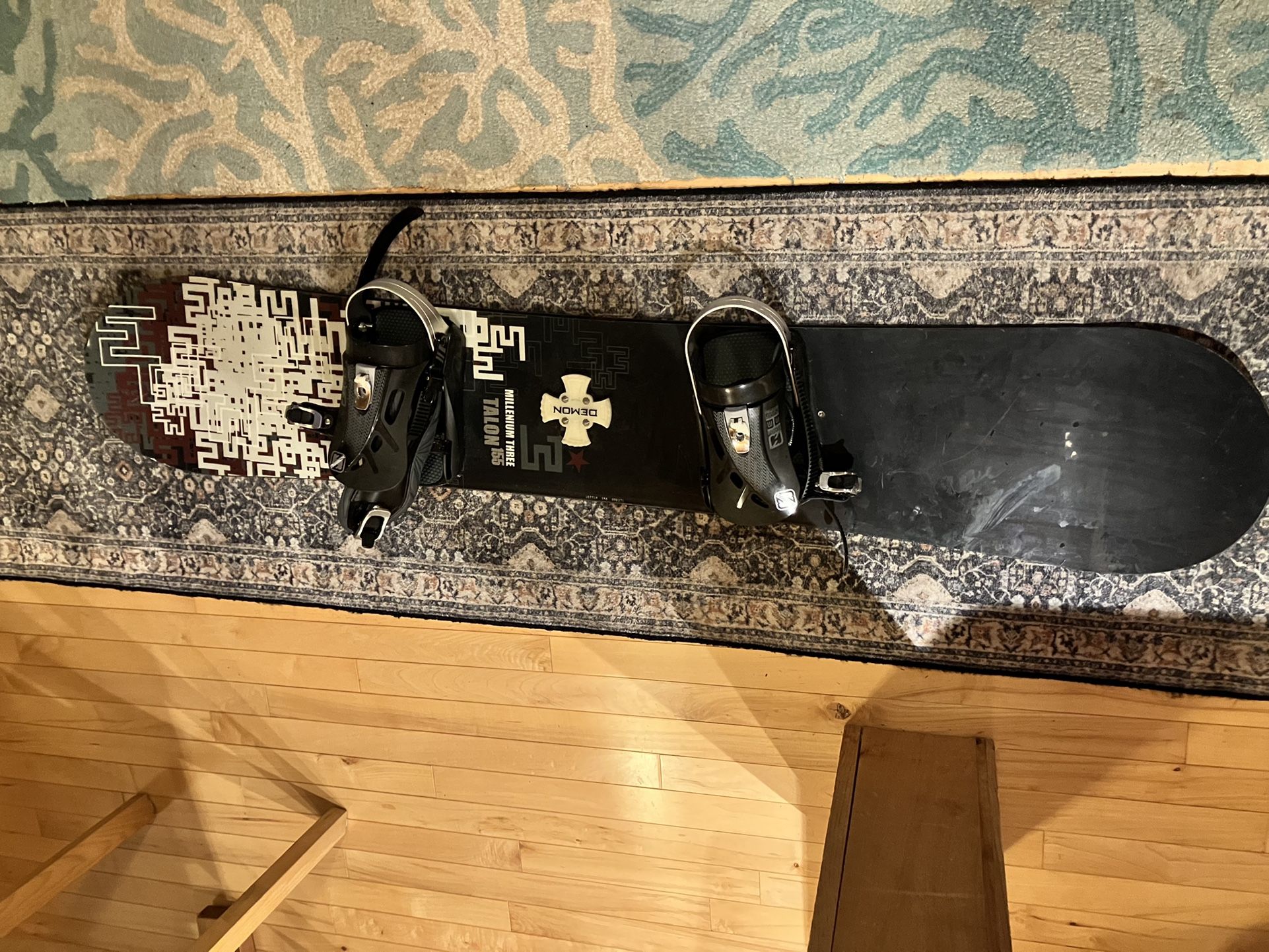 M3 Talon Snowboard Size 155cm with Large Invasion Bindings