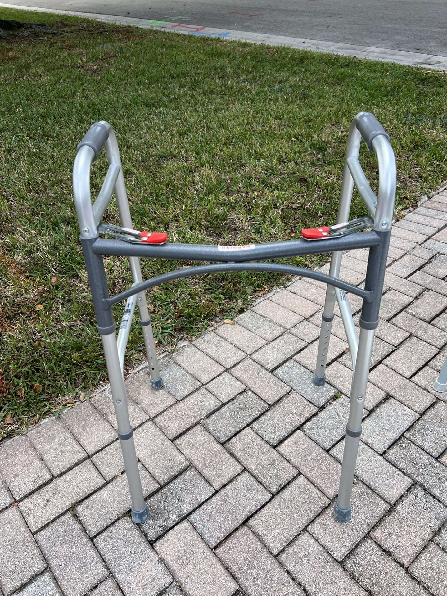 Standard foldable Walker-New