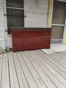 Dresser 