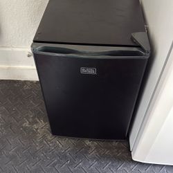 mini-fridge 
