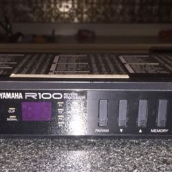 Yamaha R100 Reverb / Effects Unit