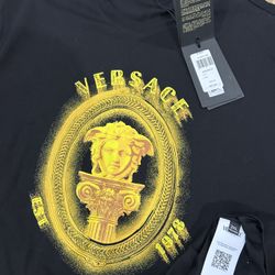 Versace Men’s T-Shirt Medusa Frame Crest Brand New!! Authentic!!