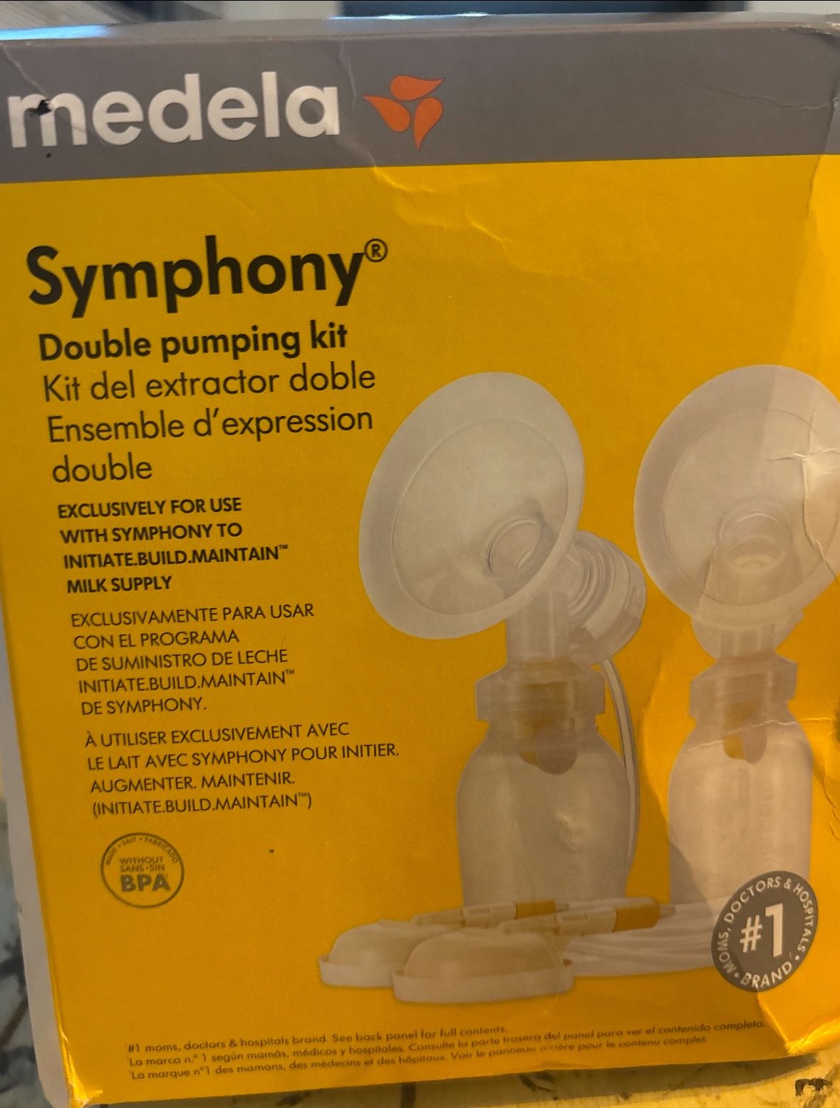 New unopened 200 breastmilk storage bags with new unopened 7 microwave steam sterilizer bags & Breastfeeding Pump 