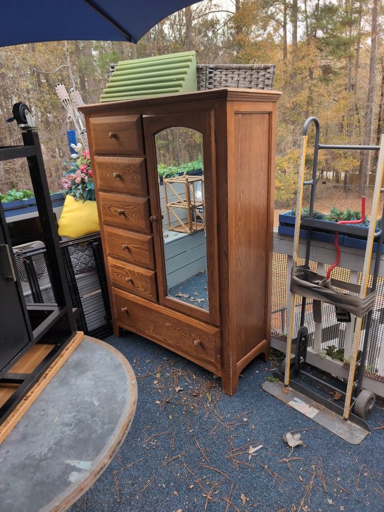 Dresser